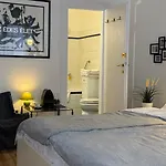 Sunny Midterm Apartman